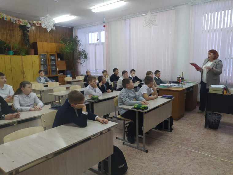 контроль проведения внеурочных занятий на тему "Что значит служить Отечеству?".